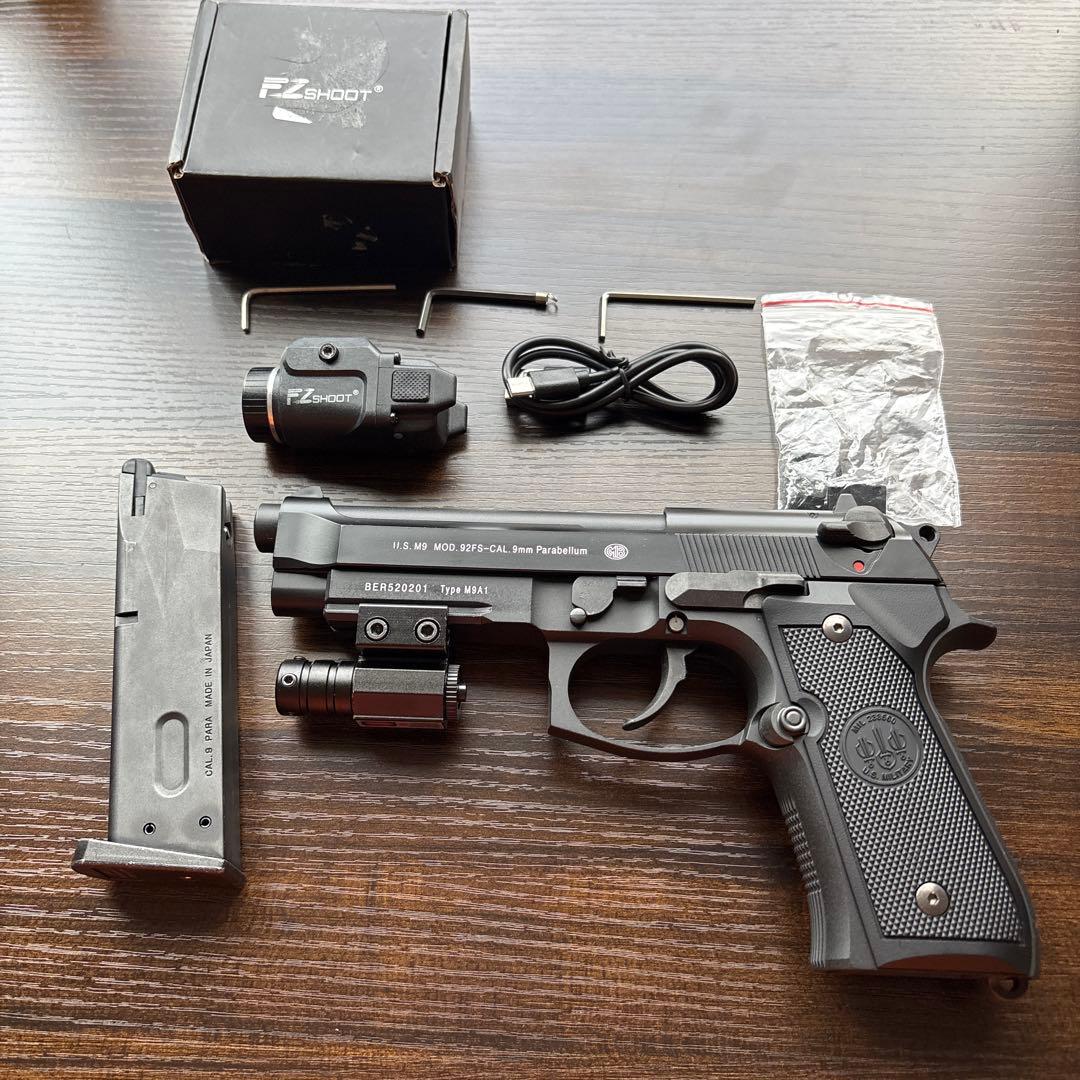 東京マルイ　M9A1ガスガン ブラック レーザーサイト付き