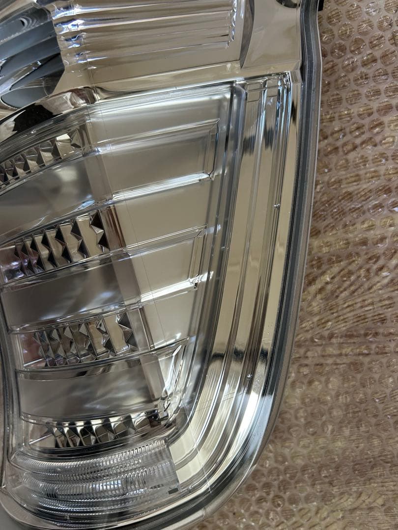 RK5【ホンダ】ステップワゴン　右テールランプ