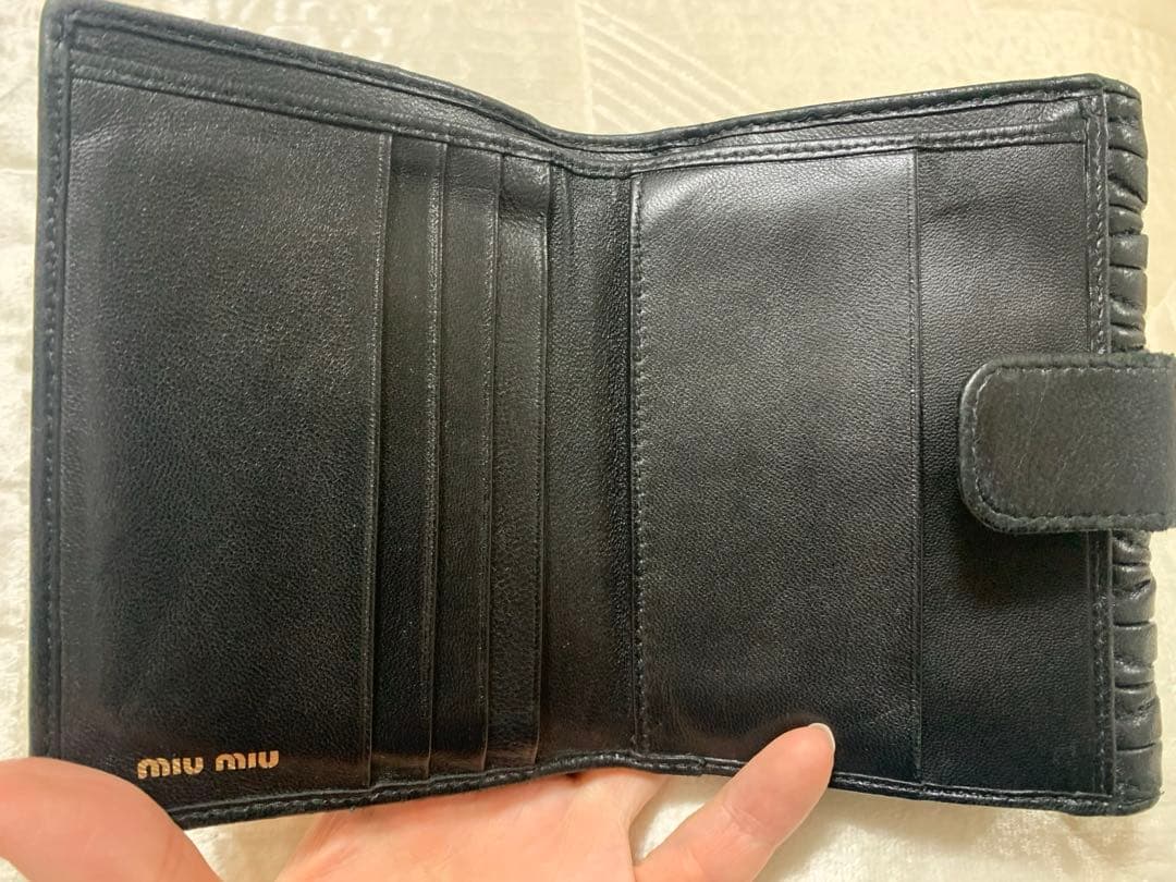 miumiu 二つ折り財布　マテラッセ