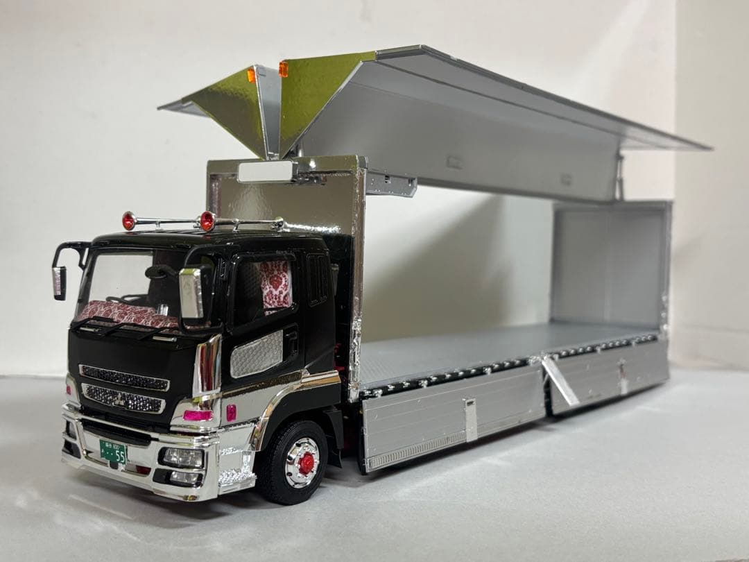1/32 デコトラプラモデル スーパーグレート 4軸低床 冷凍ウイング 完成品