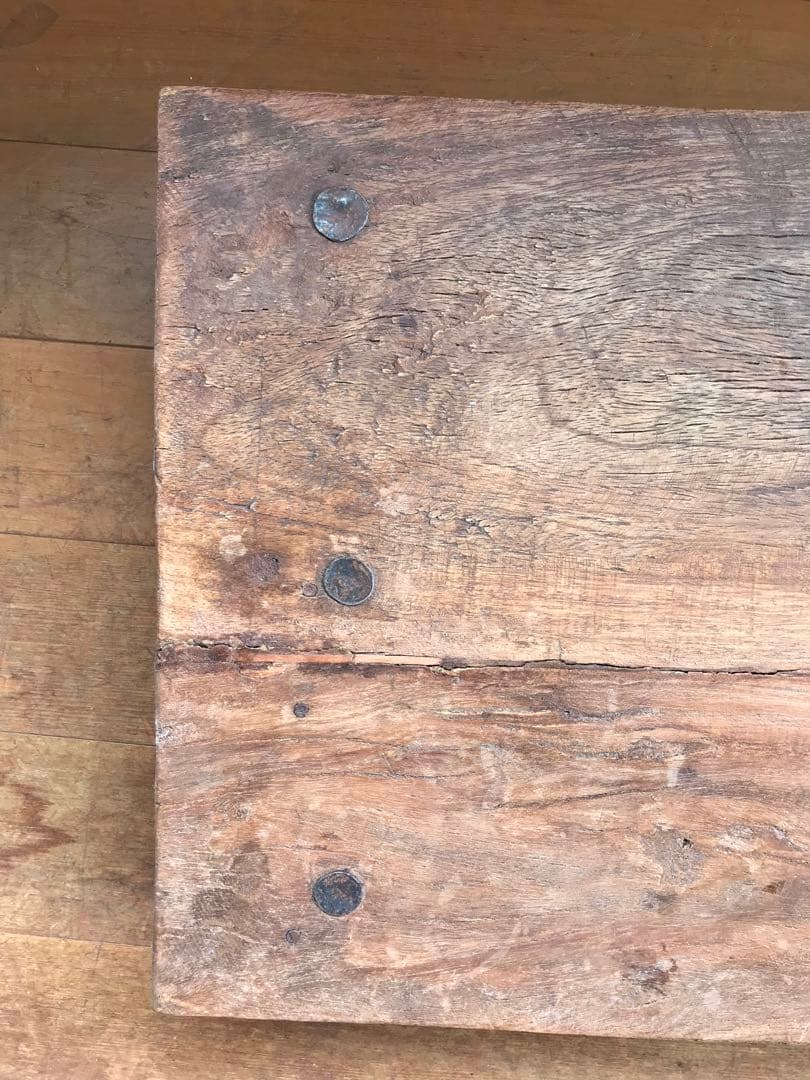 アフリカ民具　板テーブル