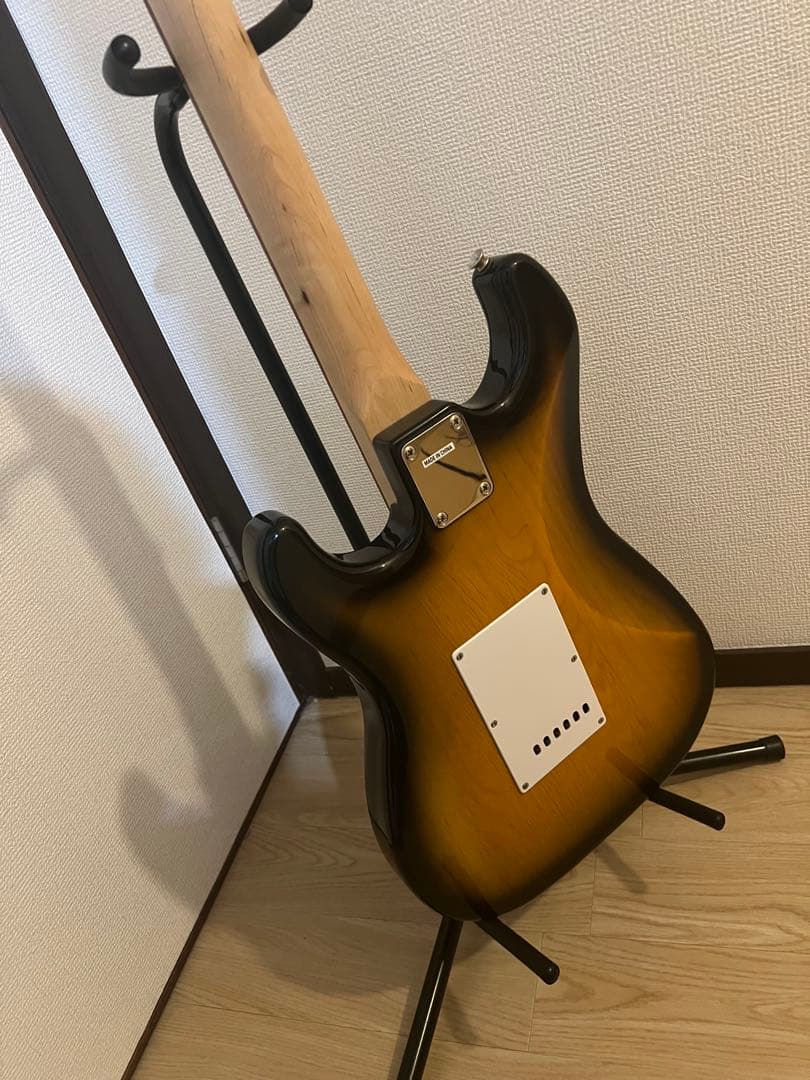 BUSKER'S バスカーズ　ストラトキャスタータイプ