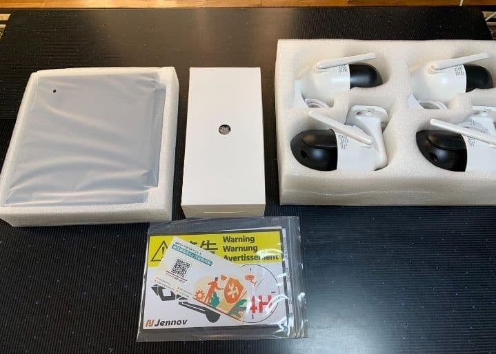 ★新品未使用　監視カメラ　防犯カメラ４台セット