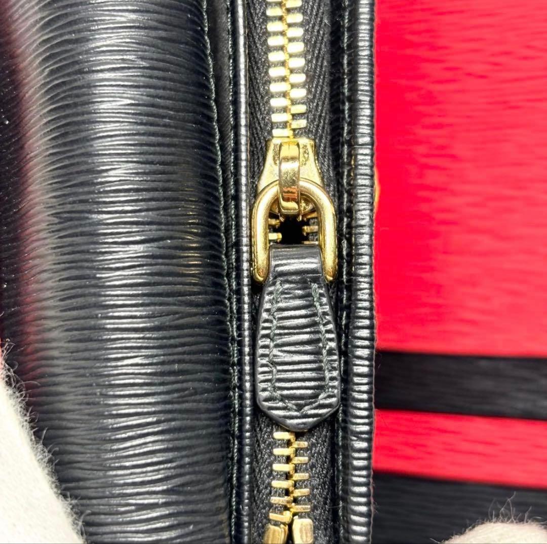 marine♡　三つ折り財布 ヴィッテロムーブ バイカラー 金ロゴ 赤 黒