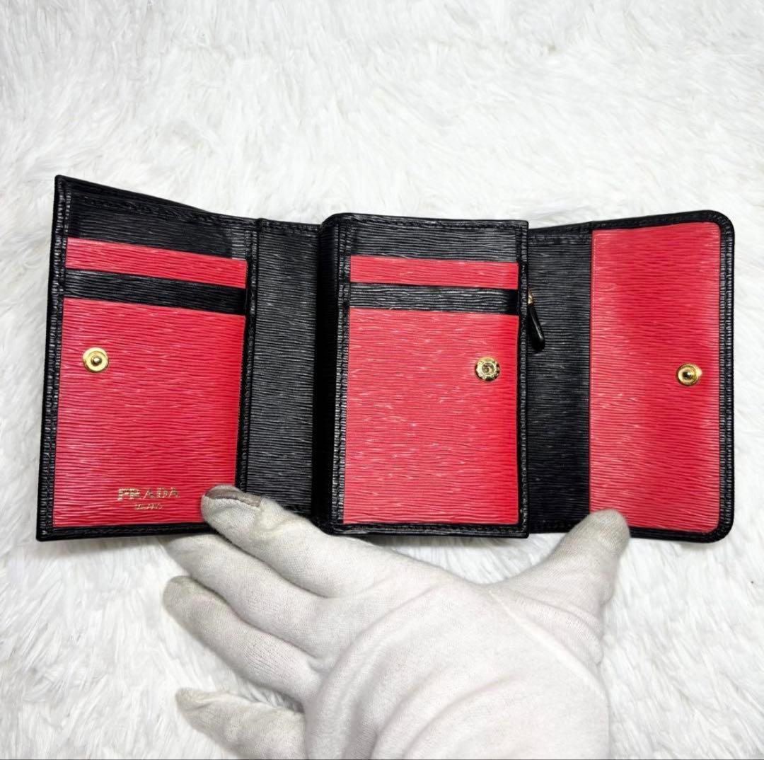 marine♡　三つ折り財布 ヴィッテロムーブ バイカラー 金ロゴ 赤 黒