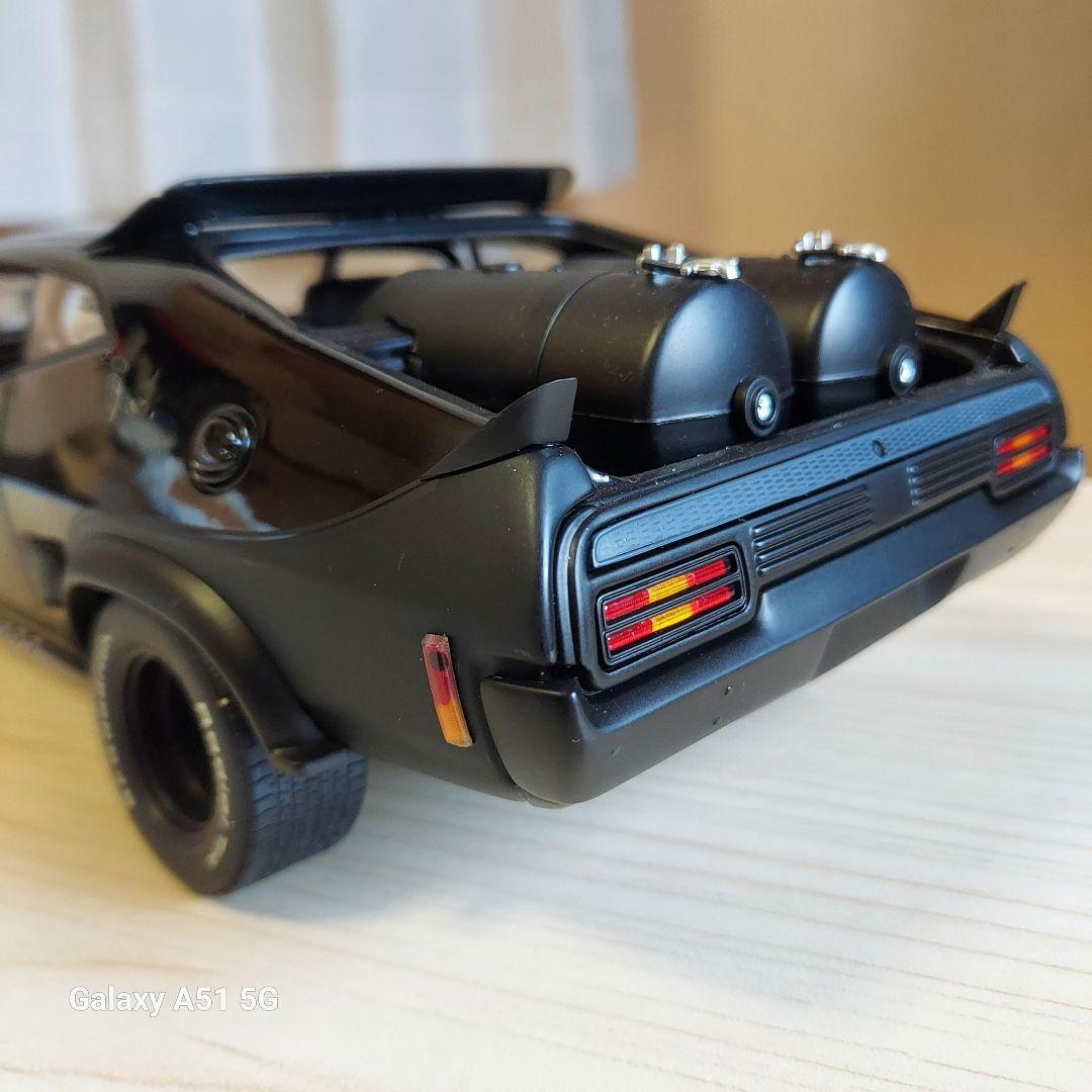 マッドマックス2 インターセプター オートアート1/18