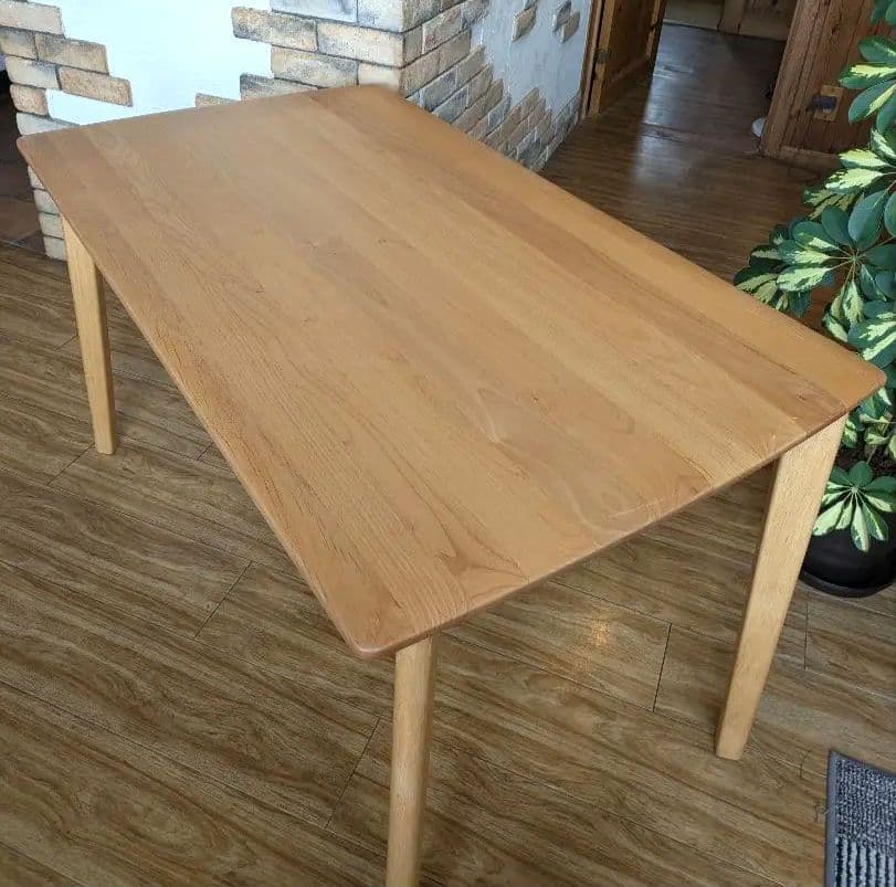 希少　ニトリ　アルナス　ダイニングテーブル　無垢