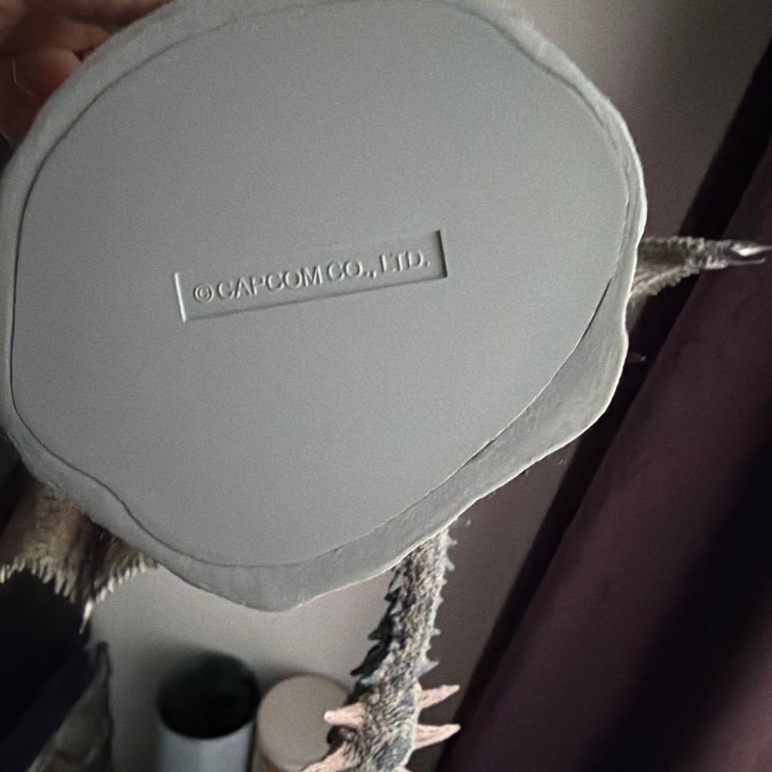 美品 クリエイターズモデル モンハン 銀リオレウス フィギュア