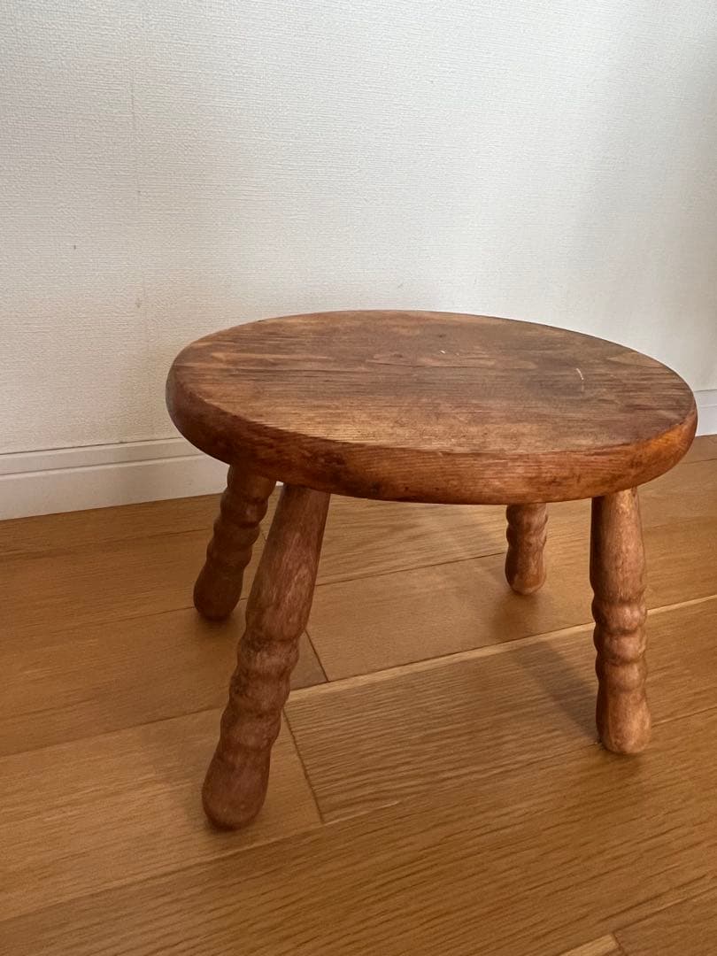 イギリスアンティーク　スツール 木製円形　ねじれ脚デザイン
