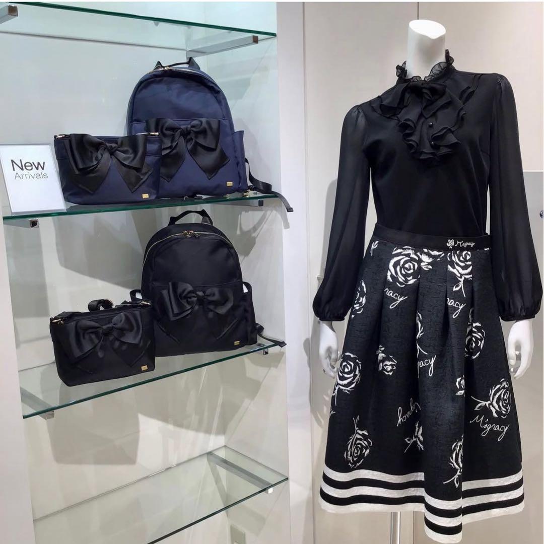 新品*未使用☆インスタ掲載☆M'S GRACY ☆バラ柄フレアスカート