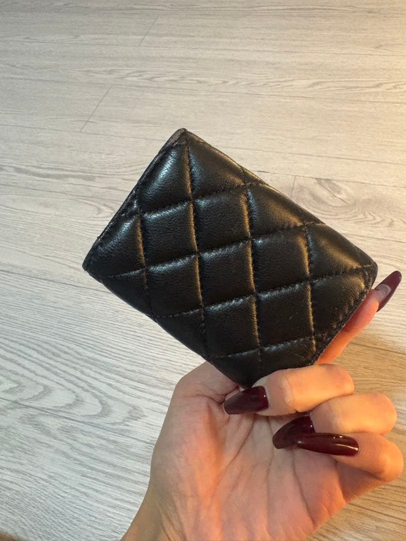 CHANEL ブラック キルティング 三つ折り財布