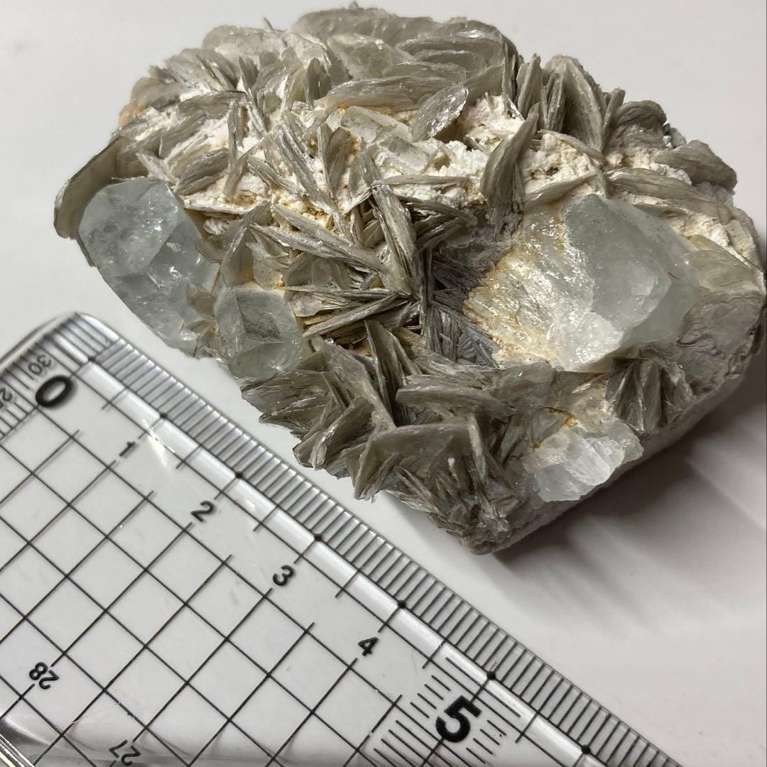 100ｇ超　アクアマリン　モスコバイト　共生鉱　クラスター　スカルドゥ　ナガール