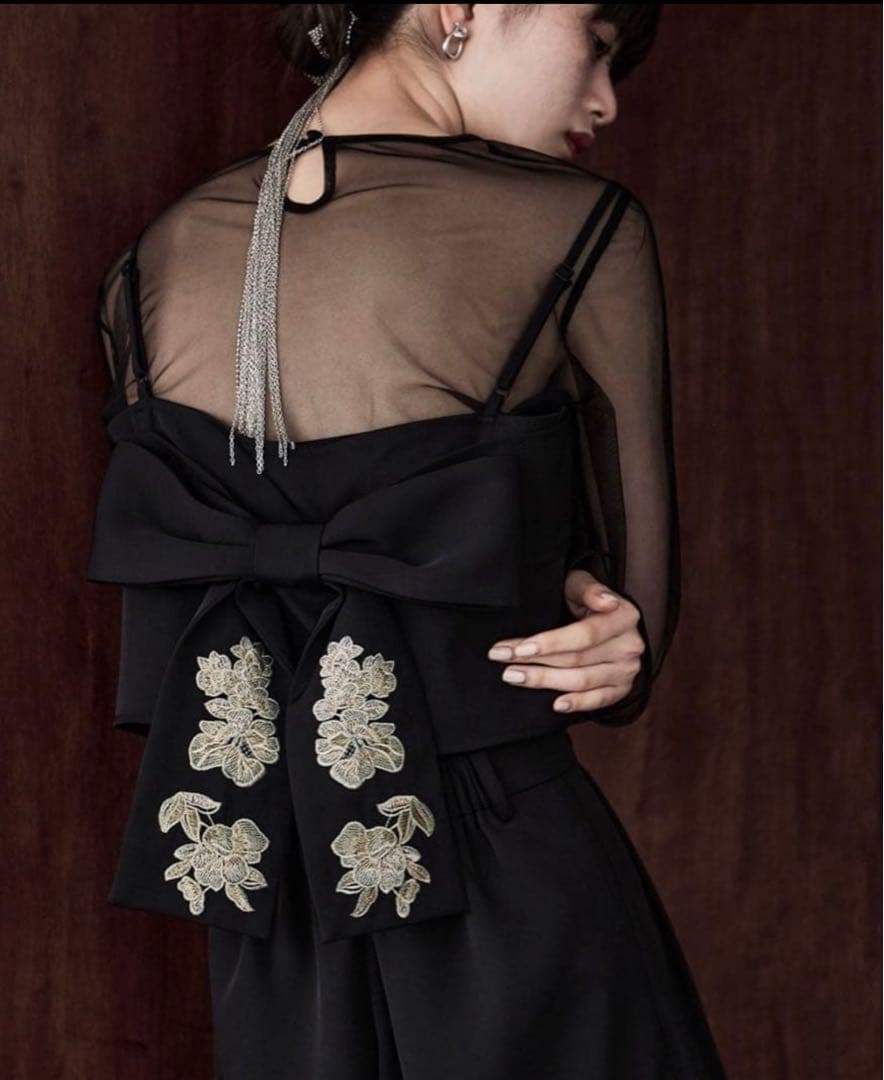 etoll. リボン刺繍ビスチェ&ワイドパンツ&シアーインナーSET UP