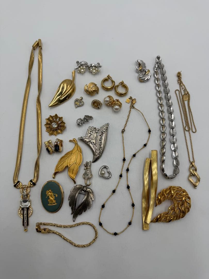 ブランド　アクセサリー　まとめ売り　ジバンシー　ニナリッチ　DIOR など