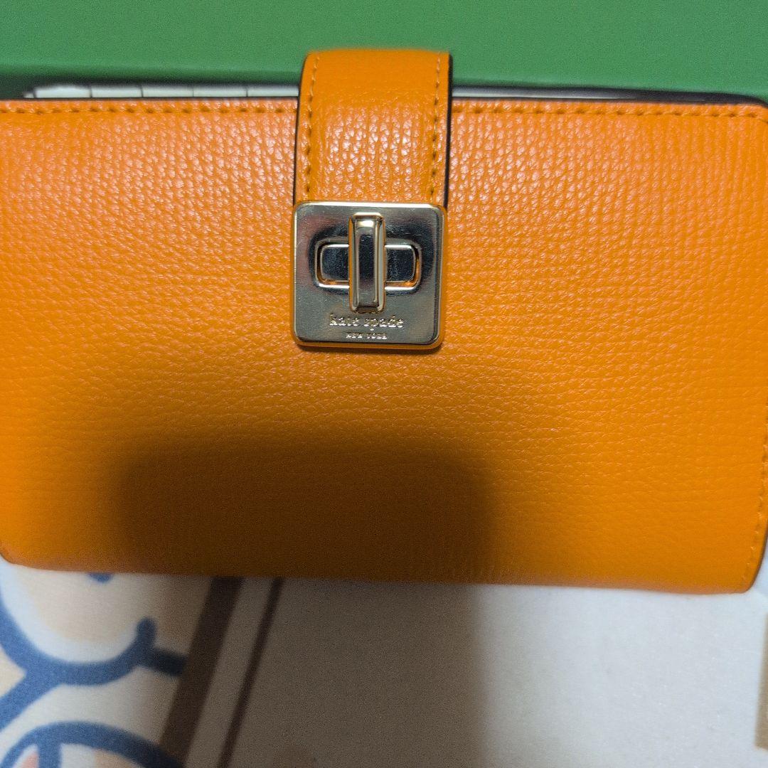 kate spade オレンジ 二つ折り財布