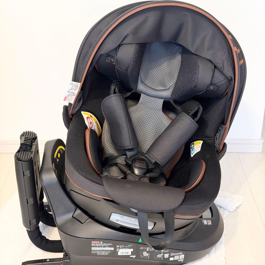【美品】エールべべ クルットR ウィ リュクスブラック 新生児 チャイルドシート