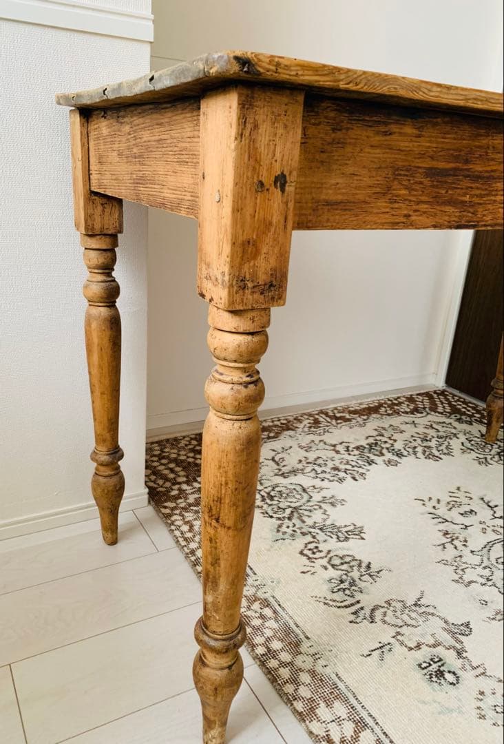 アンティーク　テーブル　KRANKで購入　ダイニングテーブル　ヴィンテージ