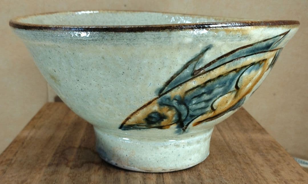 【本物保証】金城次郎 マカイ(壷屋焼魚紋茶碗）共箱 栞 美品 人間国宝 壺屋焼