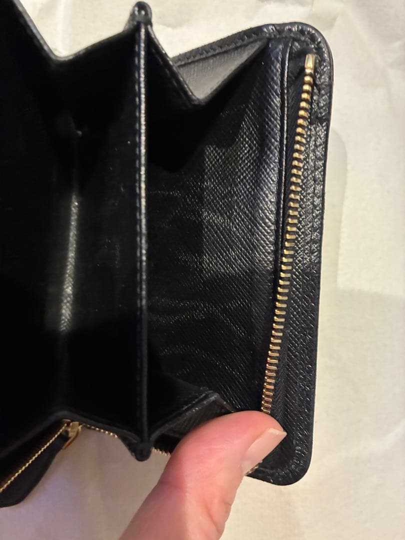 PRADA 二つ折り財布 ラウンドファスナー 黒