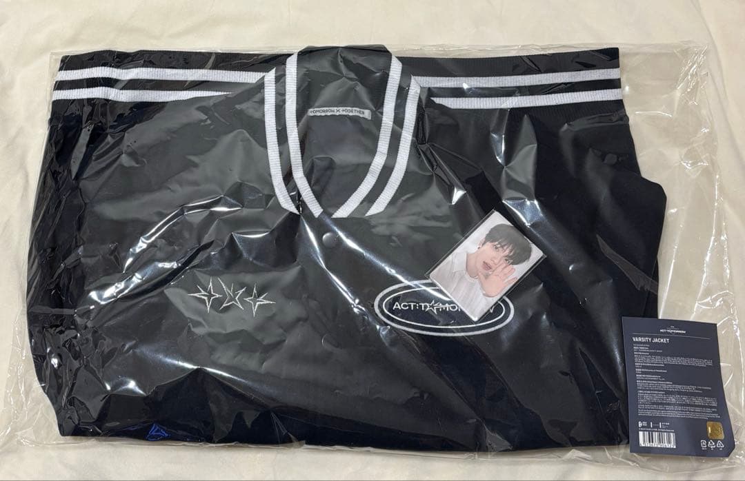 アイドル TXT VARSITY JACKET