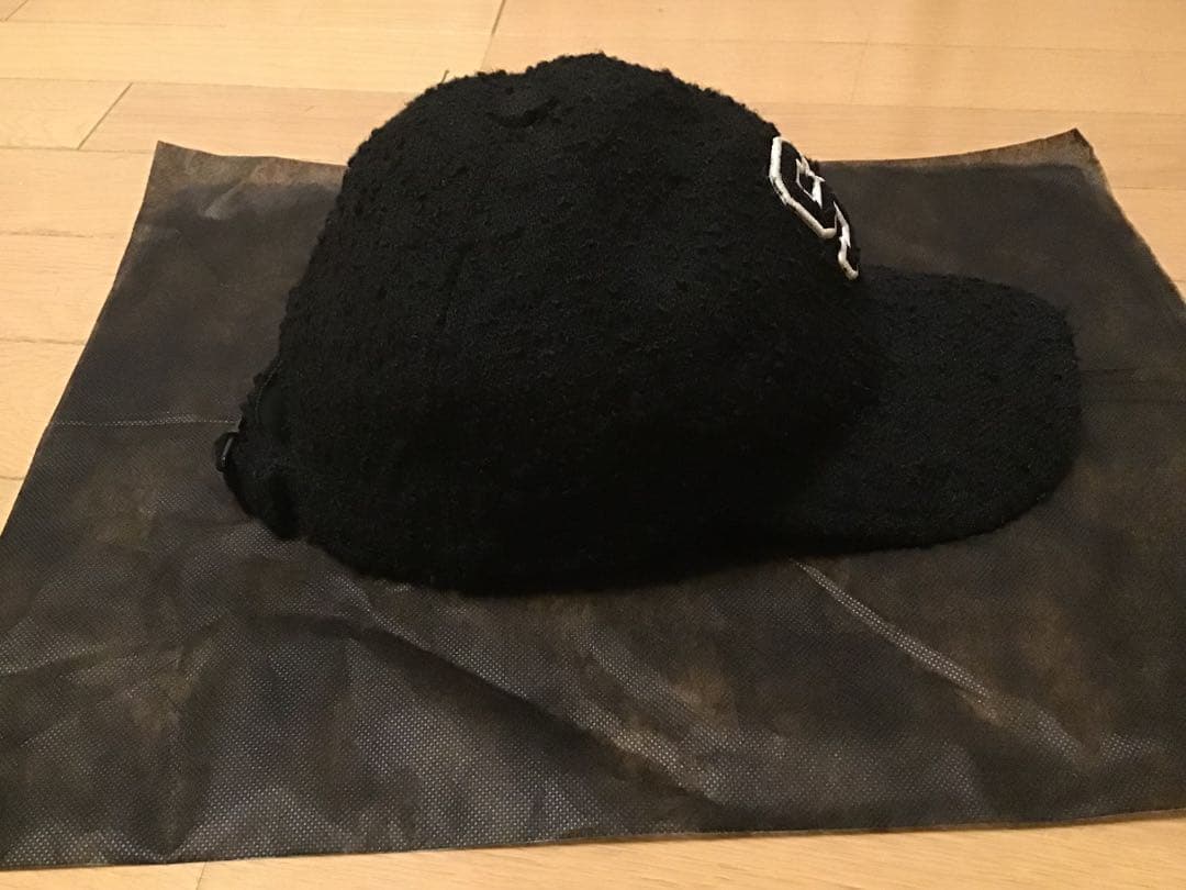 イブサンローラン　ディビジョンSAINT LAURENT PARISキャップ