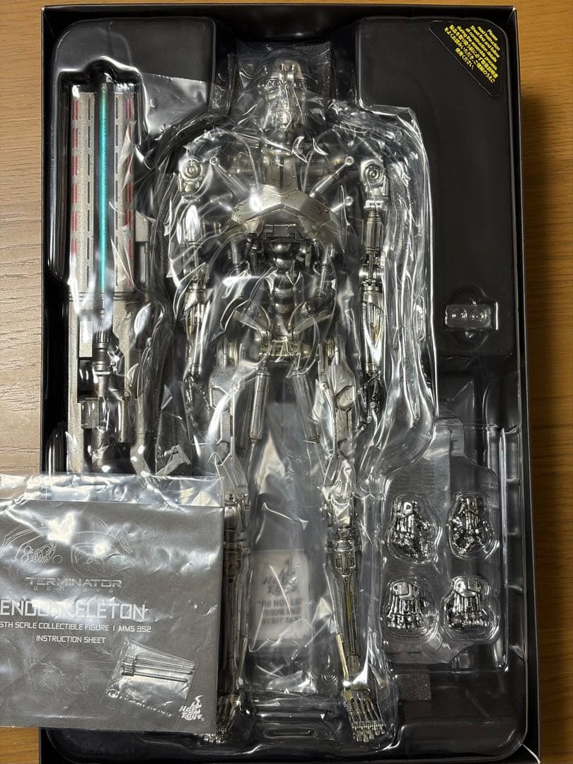 ホットトイズ 1/6フィギュア ターミネーター: ジェニシス エンドスケルトン
