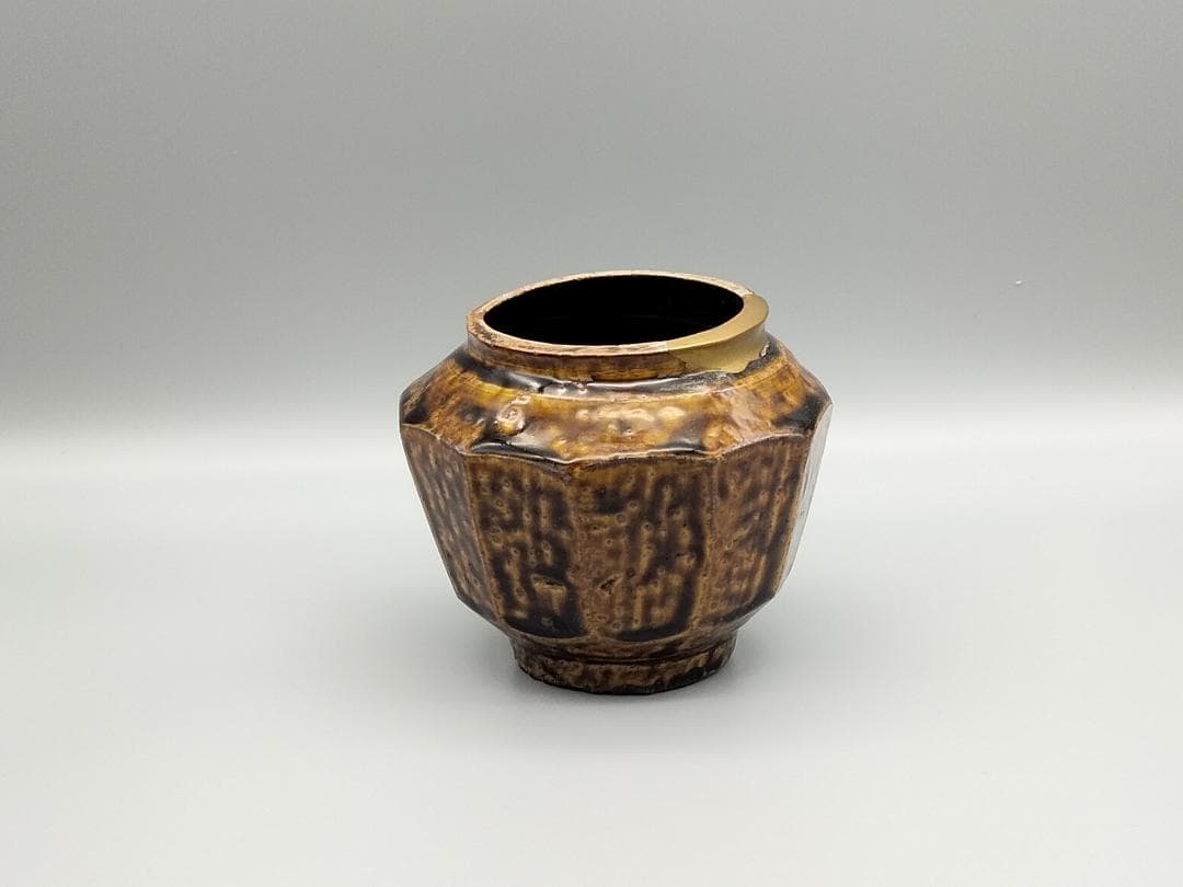 李朝 飴釉11面取り壺
