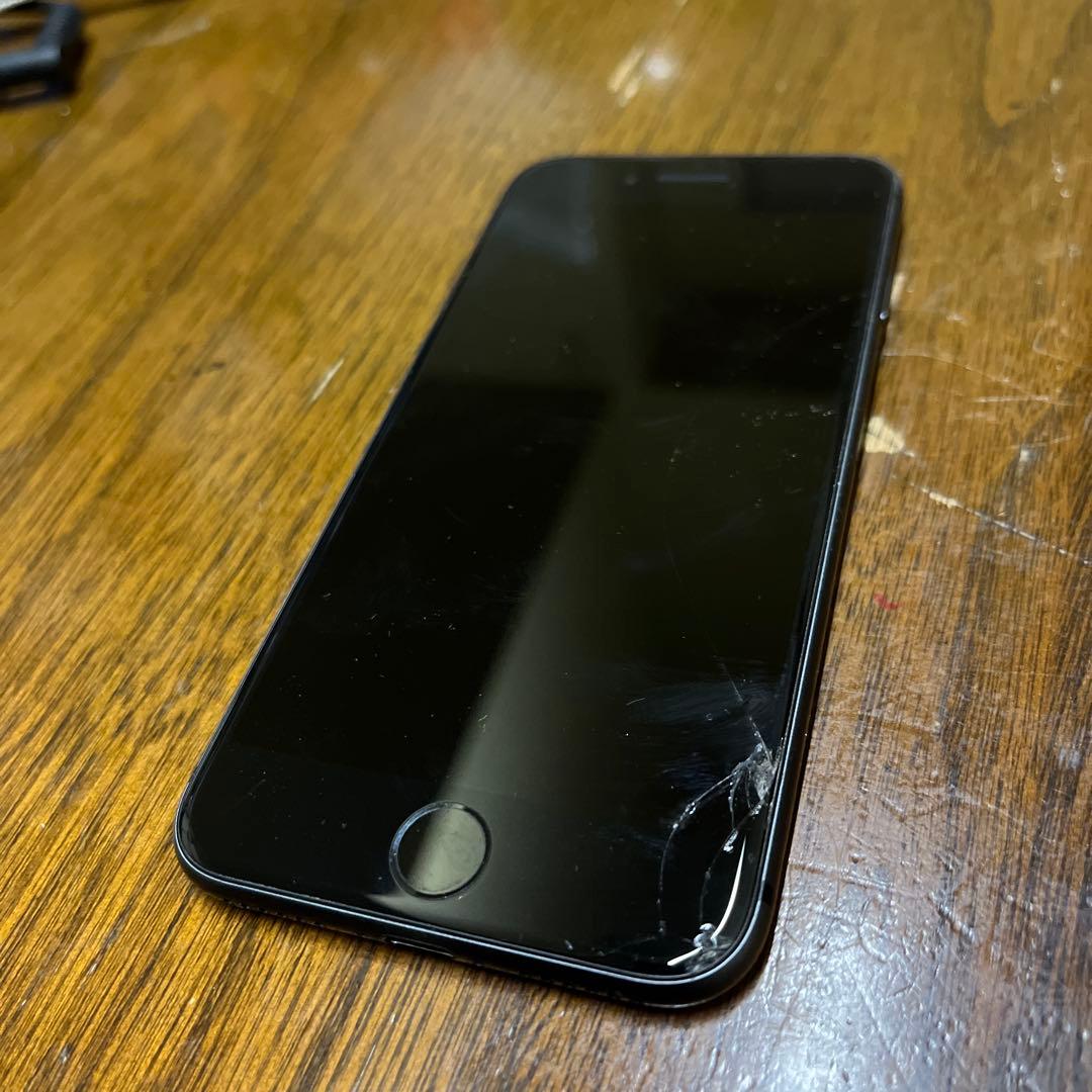 iPhone 8 スペースグレー｜本体