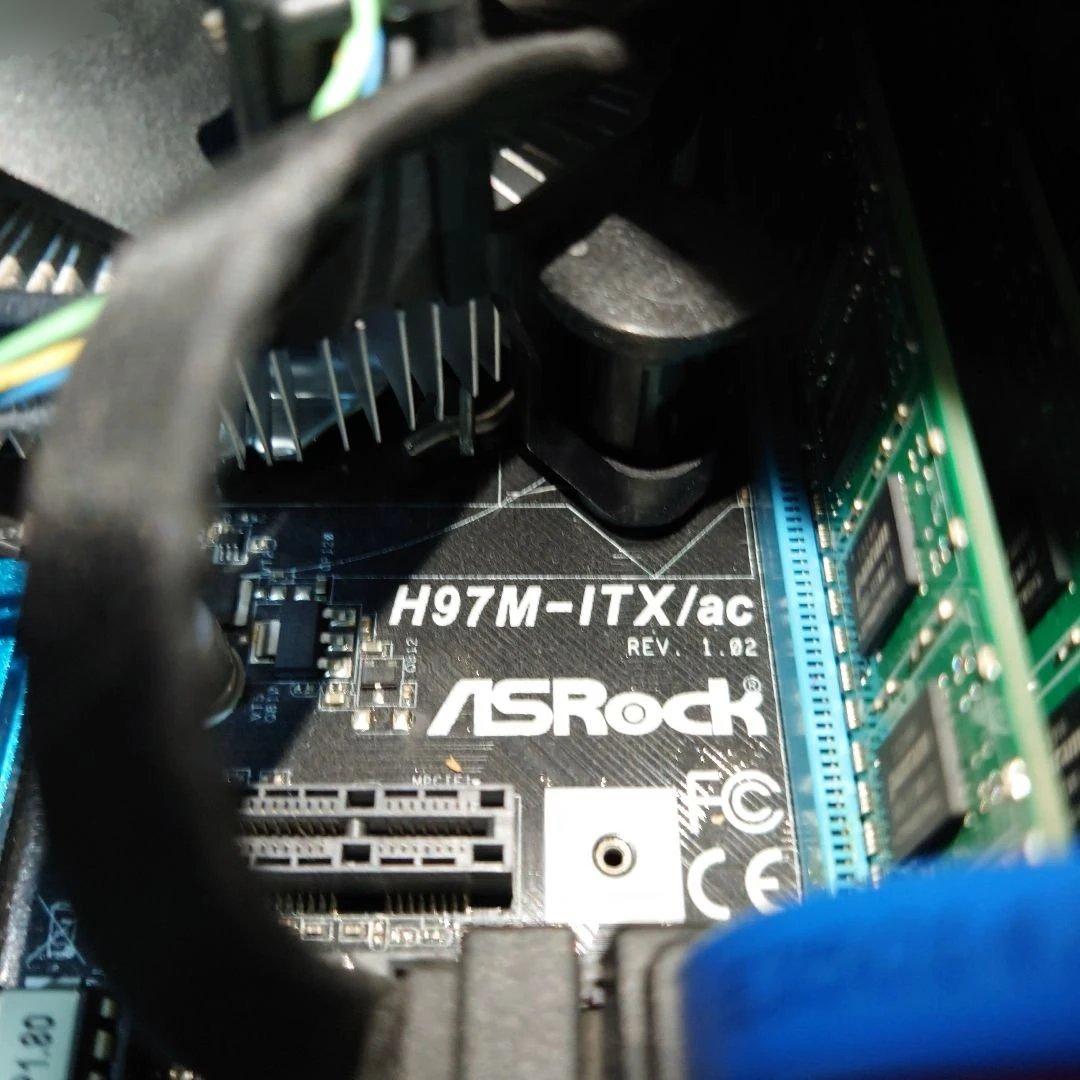 abee アビー　デスクトップパソコン　ケース