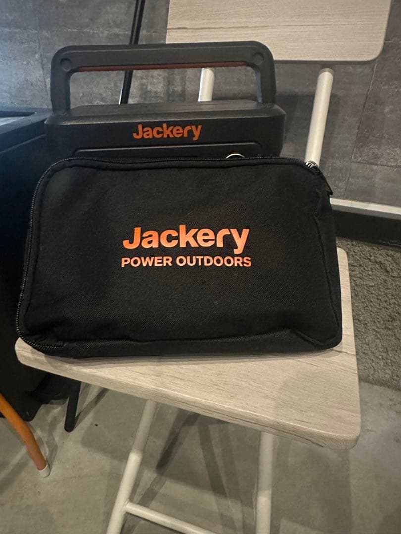 Jackery ポータブル電源240