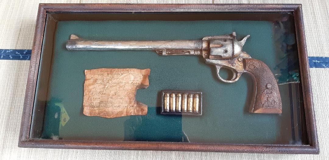 銃レプリカ　コルト　額飾り