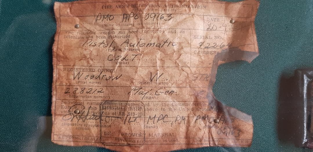 銃レプリカ　コルト　額飾り