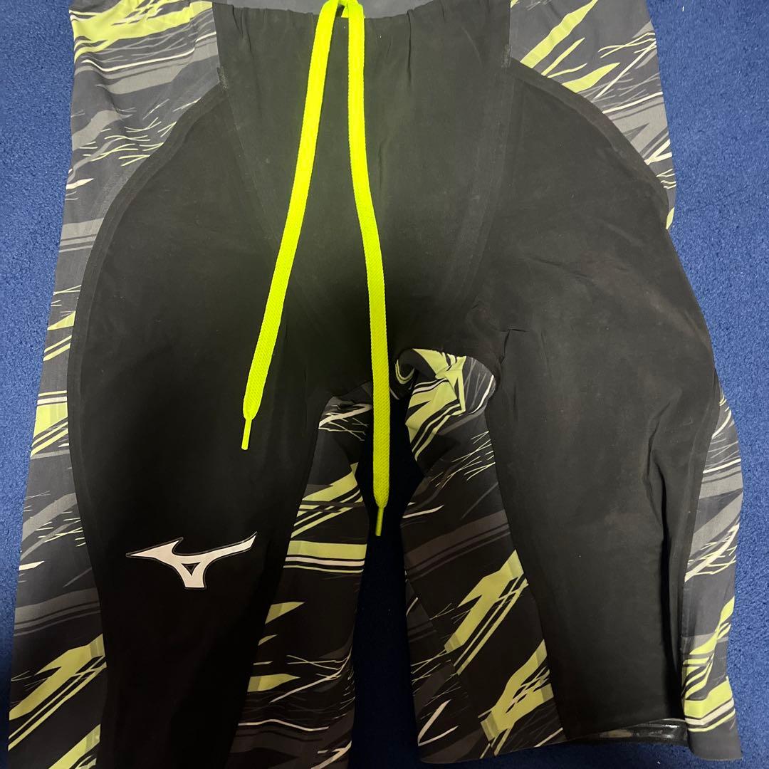 MIZUNO 競泳水着 M 黒/黄緑 ストライプ