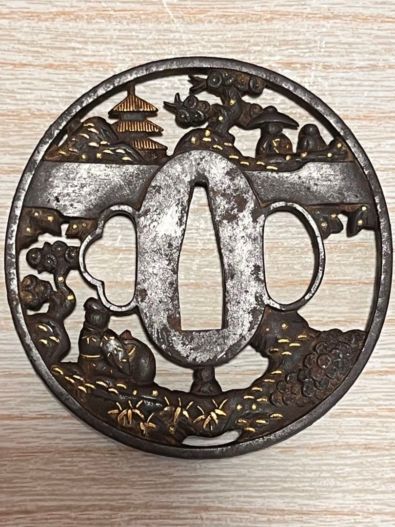 K*i様 江州彦根住 藻柄子入道宗典製鍔 日本刀　刀の鍔 鉄製 刀装具 時代物