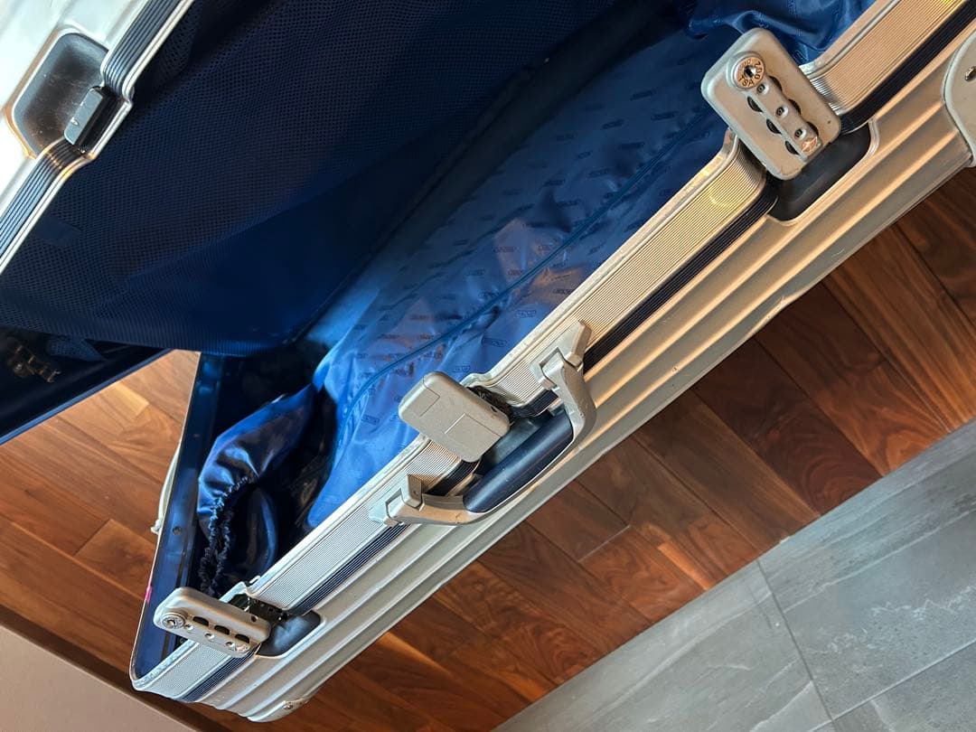リモワ　RIMOWA トパーズ　アルミ製 シルバーキャリーケース 大型