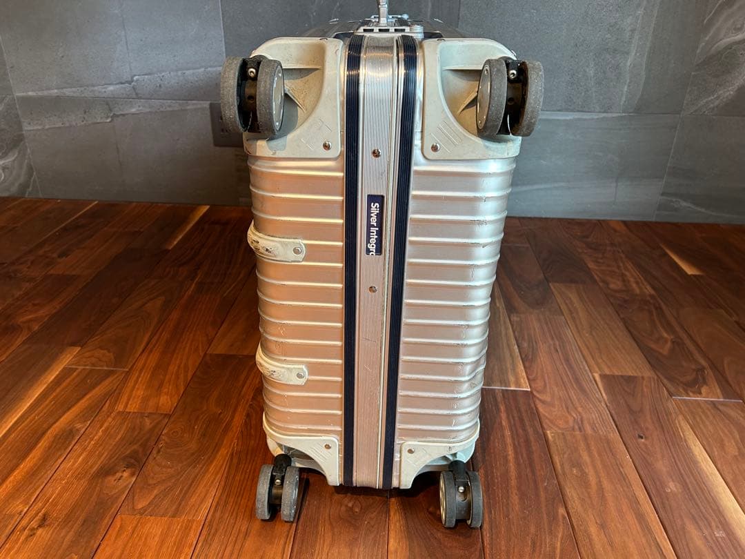 リモワ　RIMOWA トパーズ　アルミ製 シルバーキャリーケース 大型