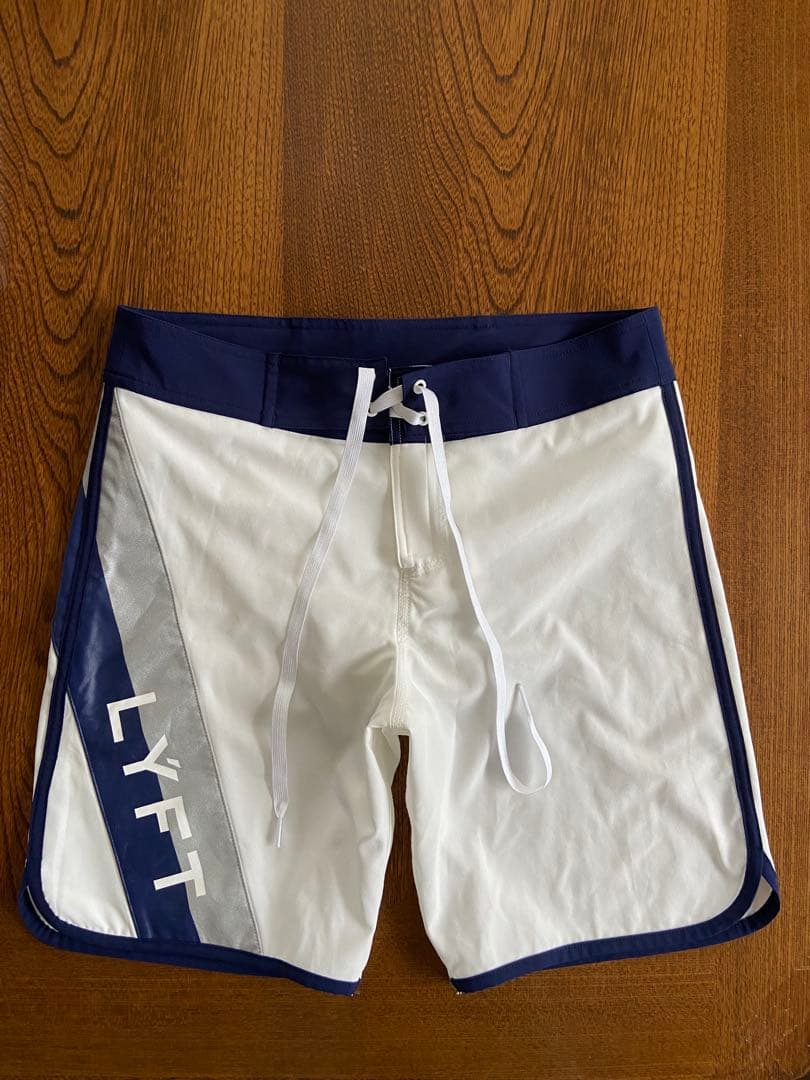 LYFTサーフパンツ（ステージショーツ）美品XS