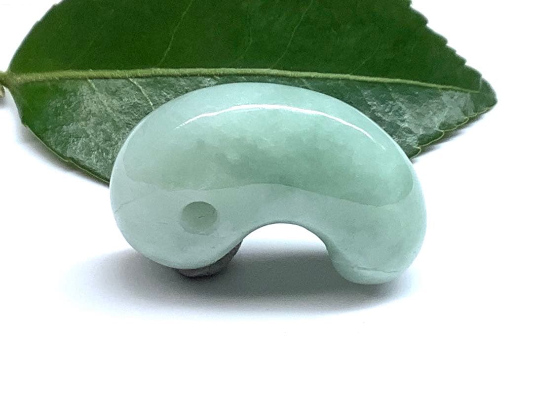 ✳味身抜群‼️糸魚川翡翠勾玉　お守り守護石　コレクションに‼️ 自信の一点卸し売り‼️