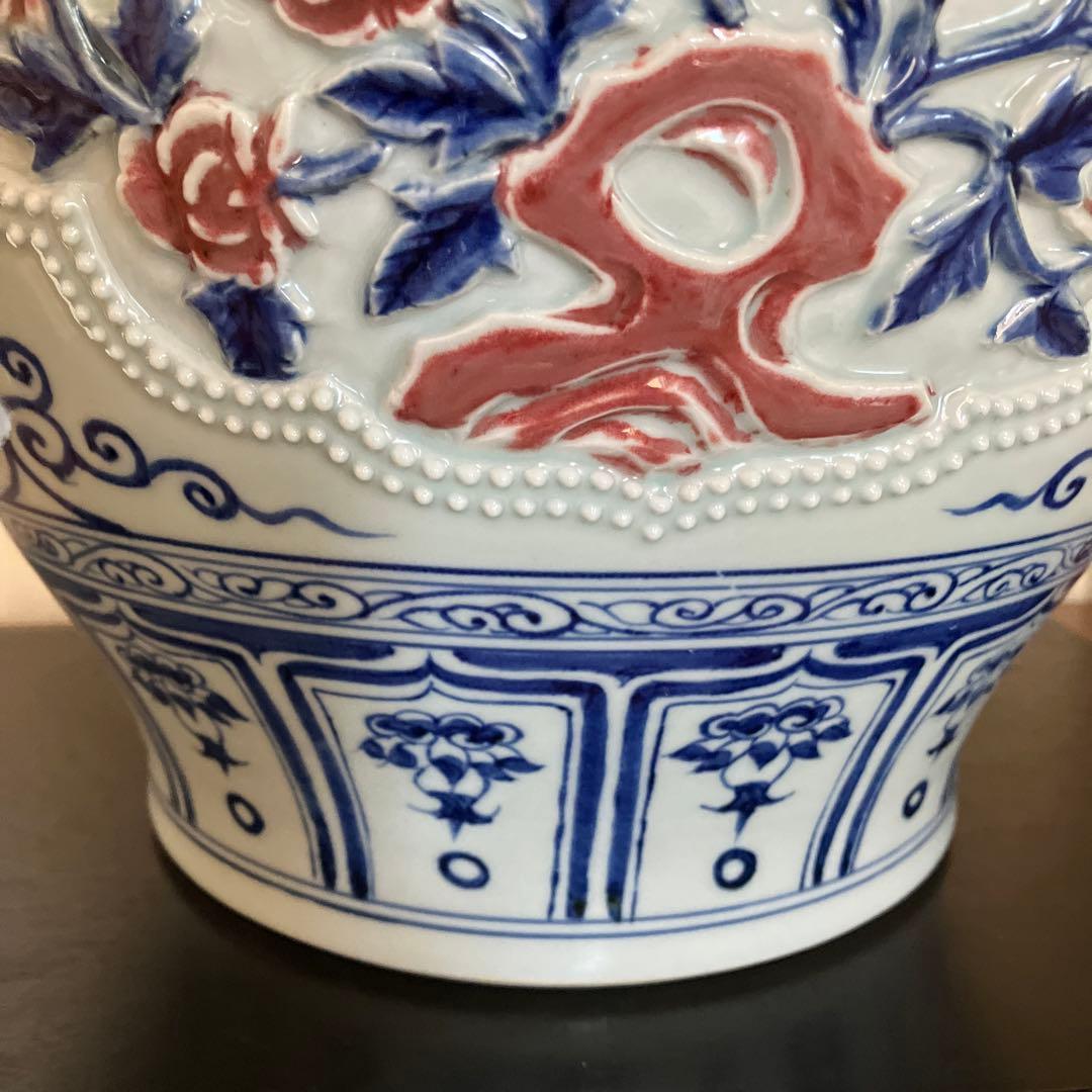 X*a様 中国美術　青花紅秞貼花花卉文壺