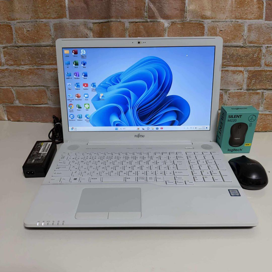 富士通ノートPC 高速起動SSD256GBメモリ8GWindows11 オフィス
