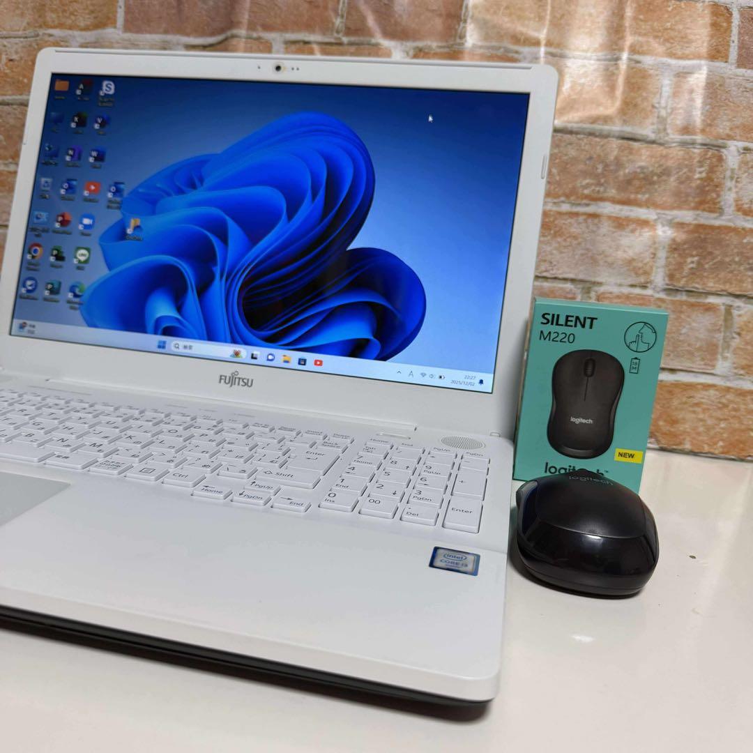 富士通ノートPC 高速起動SSD256GBメモリ8GWindows11 オフィス