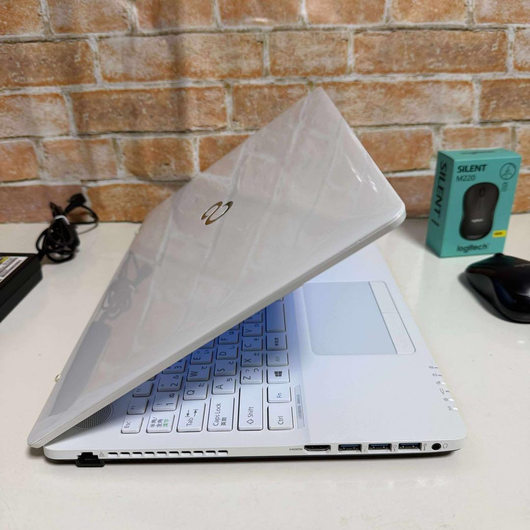 富士通ノートPC 高速起動SSD256GBメモリ8GWindows11 オフィス