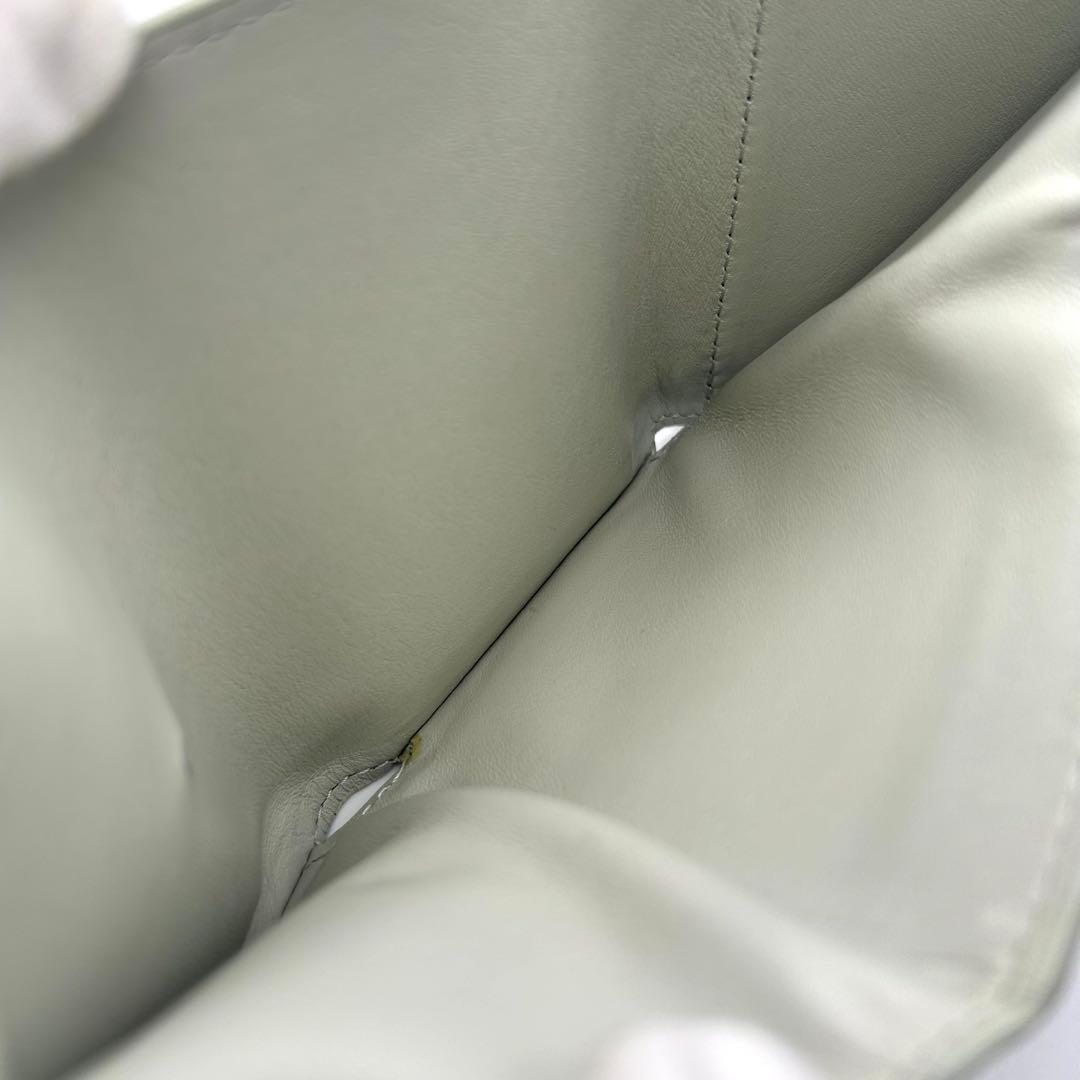 【ぷーちゃん】 ロエベ アナグラム トライフォールド ウォレット