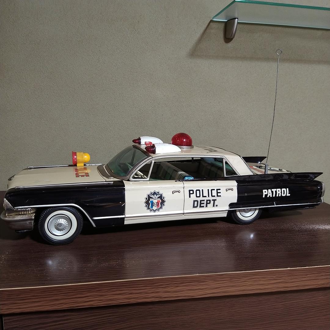 E*S様 ヨネザワ キャデラック パトカー ブリキ