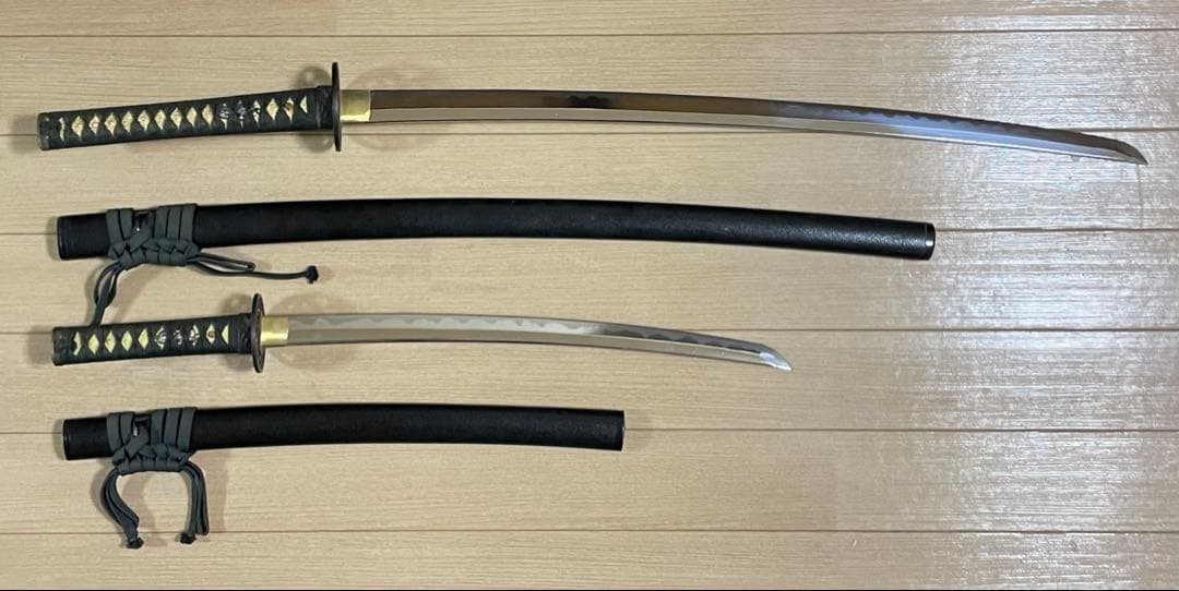 ハチワレ　模造刀　居合刀　太刀　脇差　刀掛け　武具　U0331