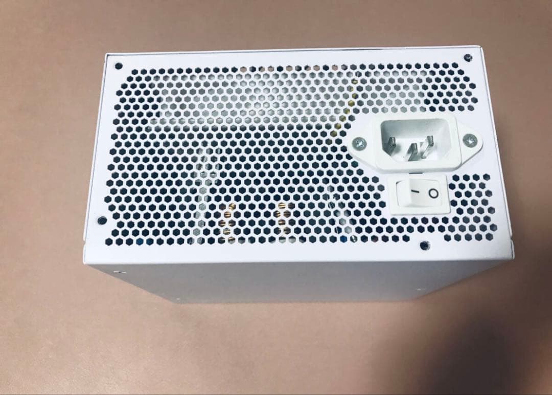 ホワイト 850 w 電源ユニット AC入力端子