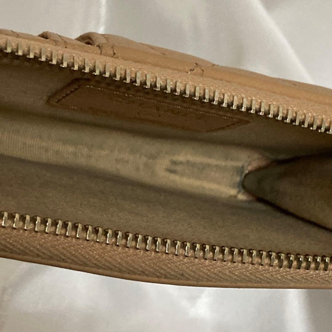 CHANEL 二つ折り財布 ベージュ キルティング