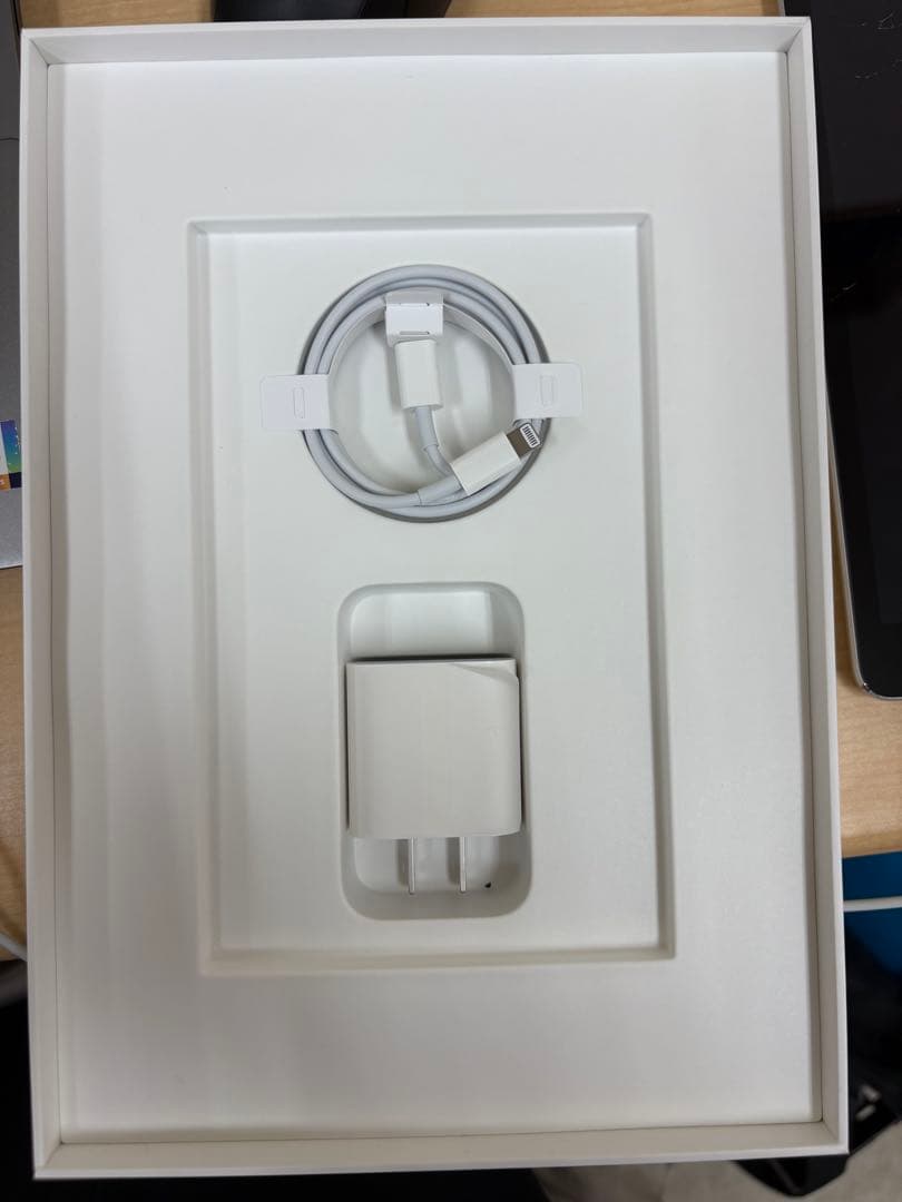 【ジャンク】iPad 第9世代 64GB 画面割/部品取り修理用バッテリー92%