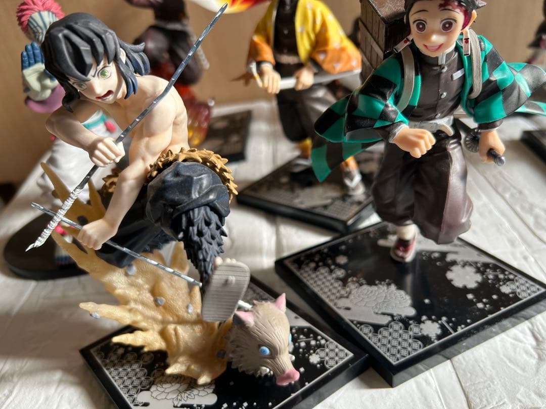 鬼滅の刃 フィギュア 8体セット 竈門炭治郎 煉獄杏寿郎 嘴平伊之助 冨岡義勇