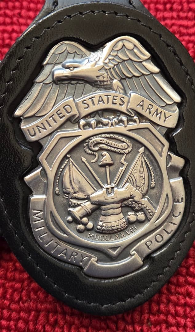 米国ポリスバッジ【US Army Military Police】専用ホルダー付